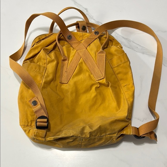 Fjällräven Kånken Yellow Backpack - Picture 3 of 4
